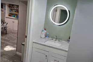 1042 Hollytree Dr, Springfield Township, OH 45231 - Photo 23