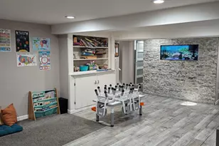 1042 Hollytree Dr, Springfield Township, OH 45231 - Photo 25