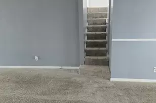 1042 Hollytree Dr, Springfield Township, OH 45231 - Photo 9