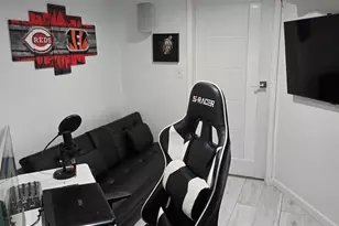 1042 Hollytree Dr, Springfield Township, OH 45231 - Photo 25