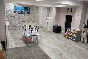 1042 Hollytree Dr, Springfield Township, OH 45231 - Photo 27