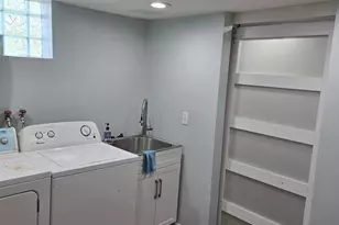 1042 Hollytree Dr, Springfield Township, OH 45231 - Photo 23