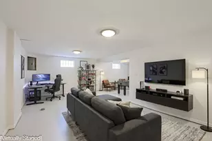 9811 Beau Ln, Springfield Township, OH 45231 - Photo 29