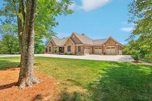 1680 Beechshire Dr, Anderson Township, OH 45255 - Photo 5
