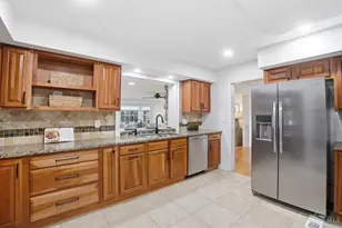 3730 Pleasant St, Mariemont, OH 45227 - Photo 13
