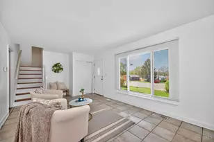 10526 Breedshill Dr, Colerain Township, OH 45231 - Photo 9