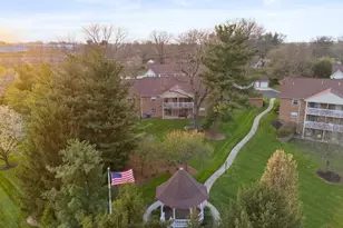 8851 Carrousel Park Cir, Colerain Township, OH 45251 - Photo 5