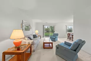 8851 Carrousel Park Cir, Colerain Township, OH 45251 - Photo 9