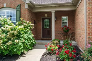 8022 Stonegate Dr, Anderson Township, OH 45255 - Photo 3