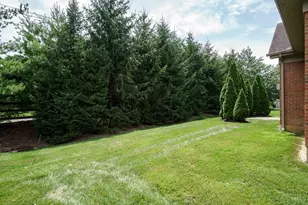 8022 Stonegate Dr, Anderson Township, OH 45255 - Photo 7