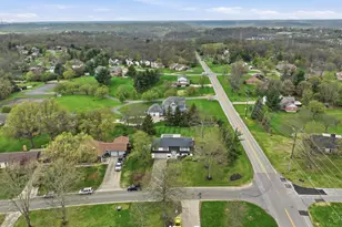 3395 Triplecrown Dr, Miami Township, OH 45052 - Photo 3