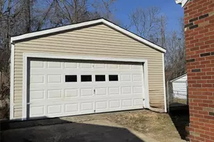 217 W Crest Dr, Reading, OH 45215 - Photo 13