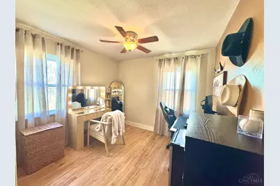 217 W Crest Drive, Reading, OH 45215 - Photo 7