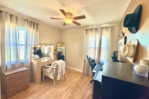 217 W Crest Dr, Reading, OH 45215 - Photo 7