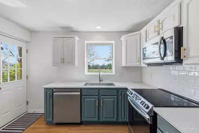 4407 Raceview Avenue, Green Township, OH 45211 - Photo 13