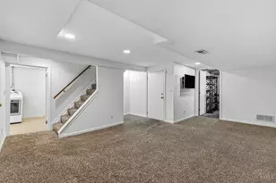 4407 Raceview Ave, Green Township, OH 45211 - Photo 31