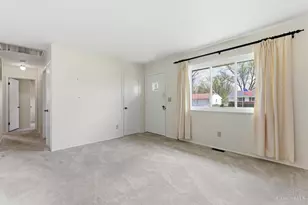 409 Forest Lake Dr, Wilmington, OH 45177 - Photo 7