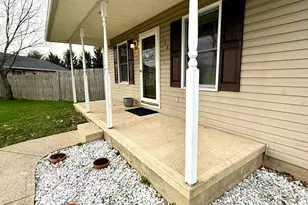 108 W Concord, Bloomingburg, OH 43106 - Photo 3