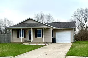 108 W Concord, Bloomingburg, OH 43106 - Photo 1