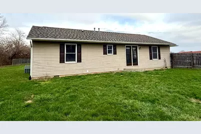 108 W Concord, Bloomingburg, OH 43106 - Photo 5