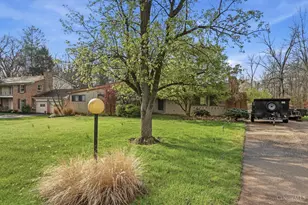 1905 Greenpine Dr, Springfield Township, OH 45231 - Photo 7