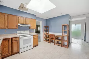 1905 Greenpine Dr, Springfield Township, OH 45231 - Photo 25