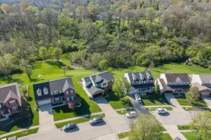 4817 Kleeman Green Dr, Cincinnati, OH 45211 - Photo 3