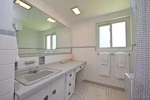 8851 Roundhill Rd, Sycamore Township, OH 45236 - Photo 13