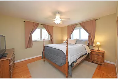 8851 Roundhill Road, Sycamore Township, OH 45236 - Photo 11