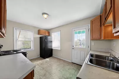 1893 Ashbrook Drive, Cincinnati, OH 45238 - Photo 17