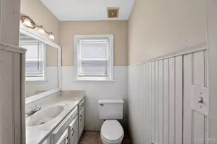 1893 Ashbrook Dr, Cincinnati, OH 45238 - Photo 23
