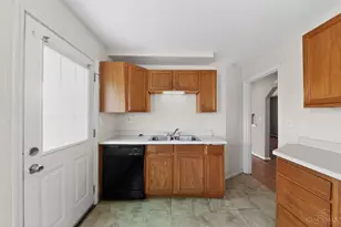 1893 Ashbrook Dr, Cincinnati, OH 45238 - Photo 13