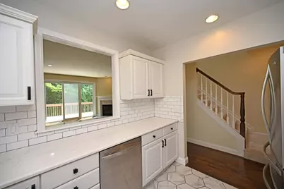 466 Stanley Avenue, Cincinnati, OH 45226 - Photo 5