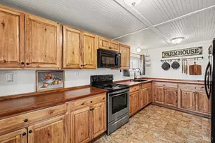 901 Oak Grove Rd, Clark Township, OH 45146 - Photo 3