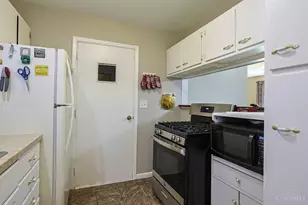 1309 Aldrich Ave, Springfield Township, OH 45231 - Photo 13