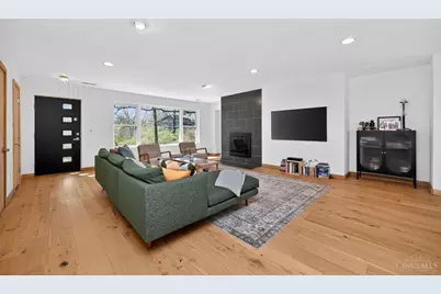 439 Hidden Valley Lane, Wyoming, OH 45215 - Photo 7