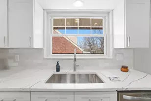 1452 Verdale Dr, Anderson Township, OH 45230 - Photo 11