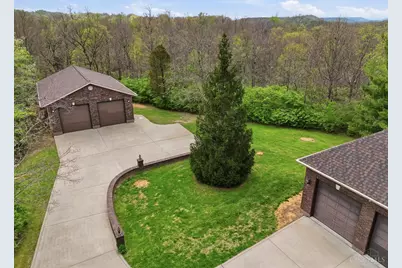 5739 Squirrelsnest Lane, Colerain Township, OH 45252 - Photo 9