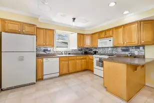 12175 Snider Rd, Sycamore Township, OH 45249 - Photo 3