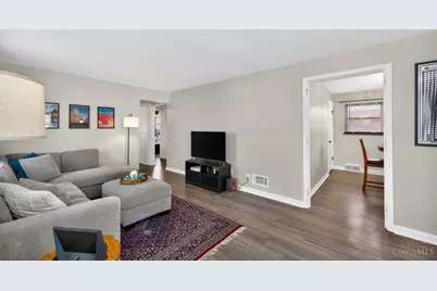 6831 Buckingham Place, Columbia Township, OH 45227 - Photo 9