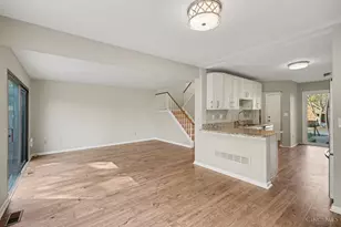 9910 Timbers Dr, Blue Ash, OH 45242 - Photo 7