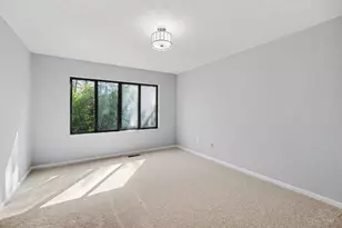 9910 Timbers Dr, Blue Ash, OH 45242 - Photo 15