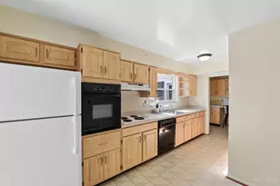 3191 Sunnyhollow Ln, Green Township, OH 45239 - Photo 13