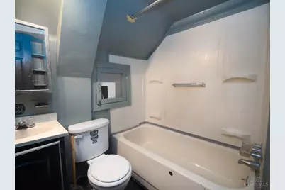 1619 Burgoyne Street, Cincinnati, OH 45223 - Photo 17