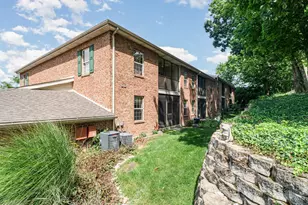 5440 Asbury Lake Dr, Green Township, OH 45247 - Photo 29