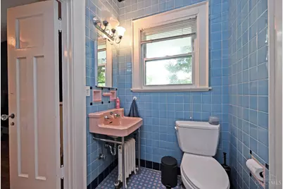 690 Clinton Springs Avenue, Cincinnati, OH 45229 - Photo 49