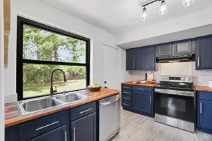 6024 Sunridge Dr, Cincinnati, OH 45224 - Photo 11