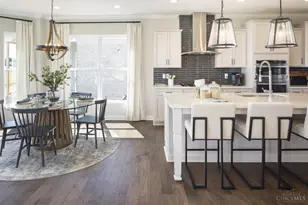 10010 Washington Gln Dr, Washington Twp, OH 45458 - Photo 7