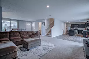 5821 Woodcreek Dr, Franklin, OH 45042 - Photo 7