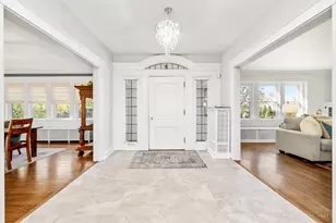 718 Clinton Springs Ave, Cincinnati, OH 45229 - Photo 9